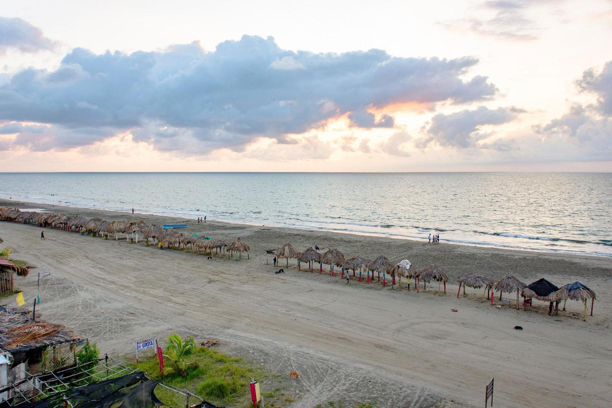 Amazing Beach House 13Br W/Pool & Staff Картахена Экстерьер фото